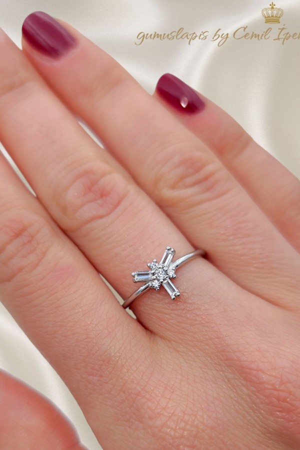 Üç Baget Taşlı Mini Gümüş Yüzük