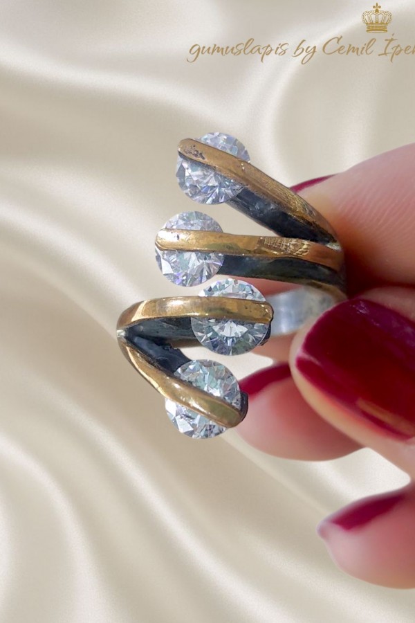 Laboratuvar Pırlantası Dört Taş Gümüş Yüzük 