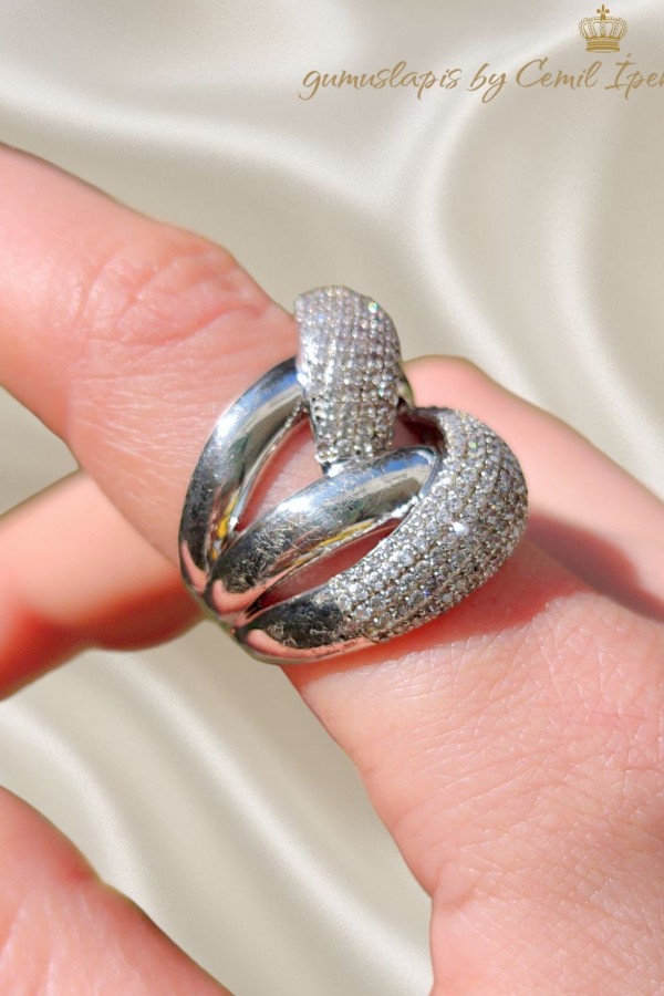 Sarmal Motif Laboratuvar Pırlantası Taşlı gümüş İri Yüzük
