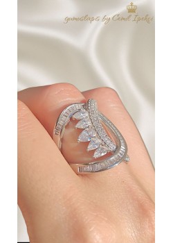 Laboratuvar Pırlantası Taşlı İç İçe Geçmiş İki Halka Motif Gümüş Yüzük 