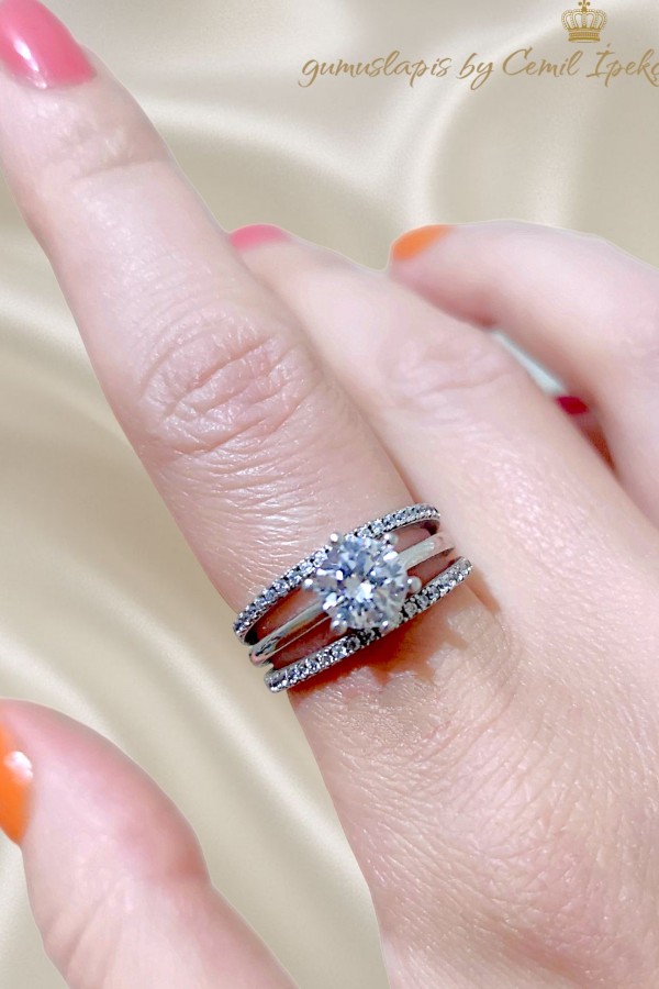 Laboratuvar Pırlantası Taşlı Kendinden Üç Sıra Gümüş Yüzük 