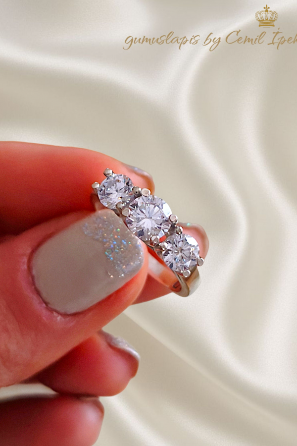 Üç Taşlı Gümüş Yüzük