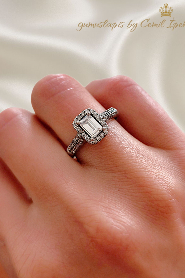 Baget Taşlı Gümüş Tektaş Motif Yüzük