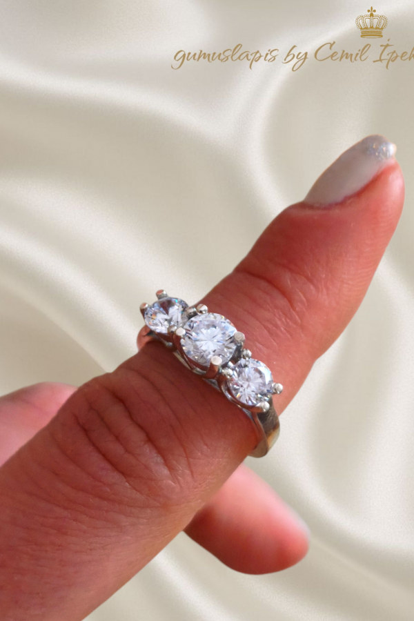 Üç Taşlı Gümüş Yüzük