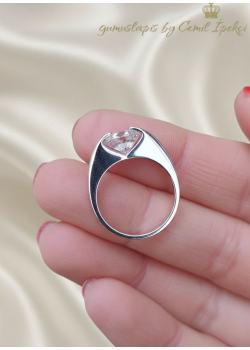 İçe Gömülü Tektaş Gümüş Yüzük