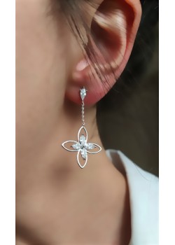 Takma Yeri Gümüş Diğer Yerleri Çelik Taşlı Küpe Çifti 