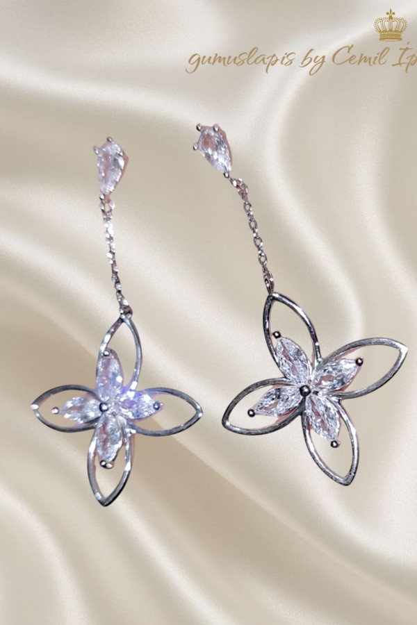 Takma Yeri Gümüş Diğer Yerleri Çelik Taşlı Küpe Çifti 