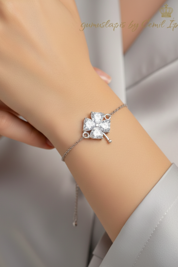 Yonca Motif Gümüş Bileklik 