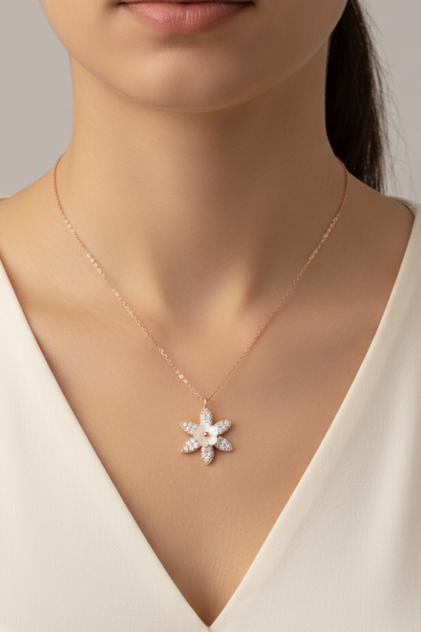 Sedef Taşlı Çiçek Motif Gümüş Kolye (rose)