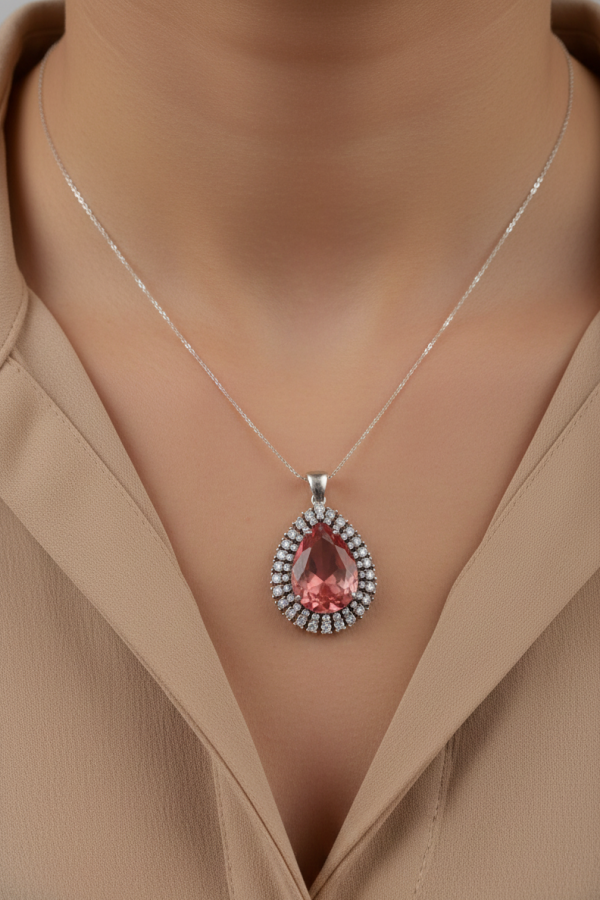 Renk Değiştiren Taşlı İri Damla Motif Gümüş Kolye Ucu 