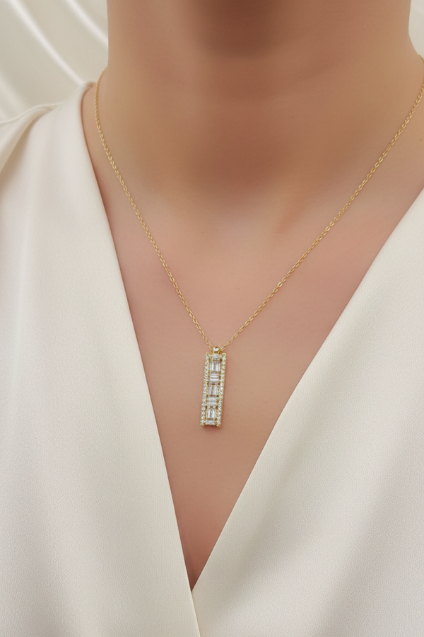 Baget Taşlı Çubuk Motif Gümüş Kolye