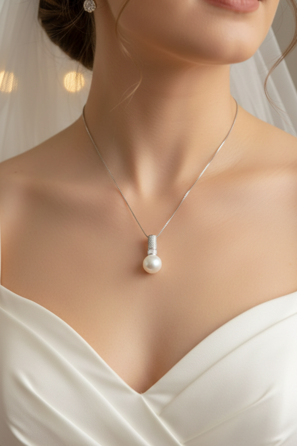 İncili Dikdörtgen Motif Taşlı Gümüş Kolye