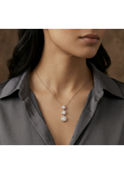 Üç Taşlı Yuvarlak Motif Gümüş Rose Kolye