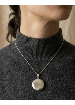 Yuvarlak Motif Taşsız İçi Açılan Madalyon Kolye Ucu