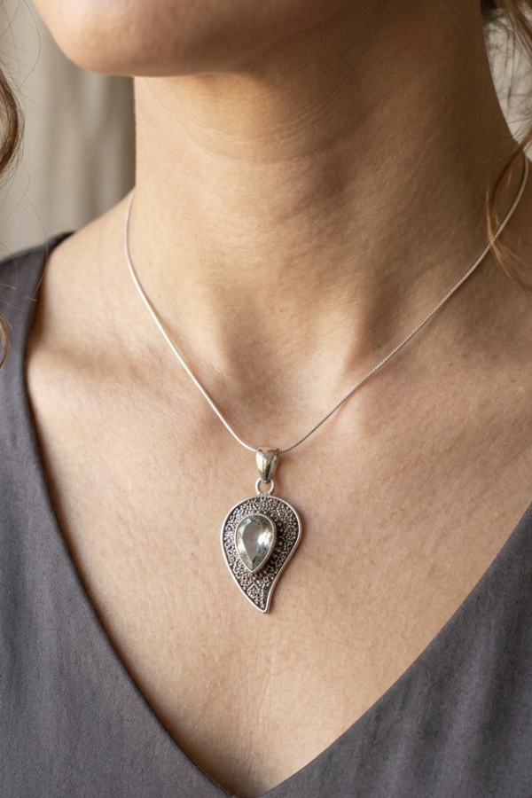 Yeşil Ametist Taşlı Gümüş Yaprak Kolye