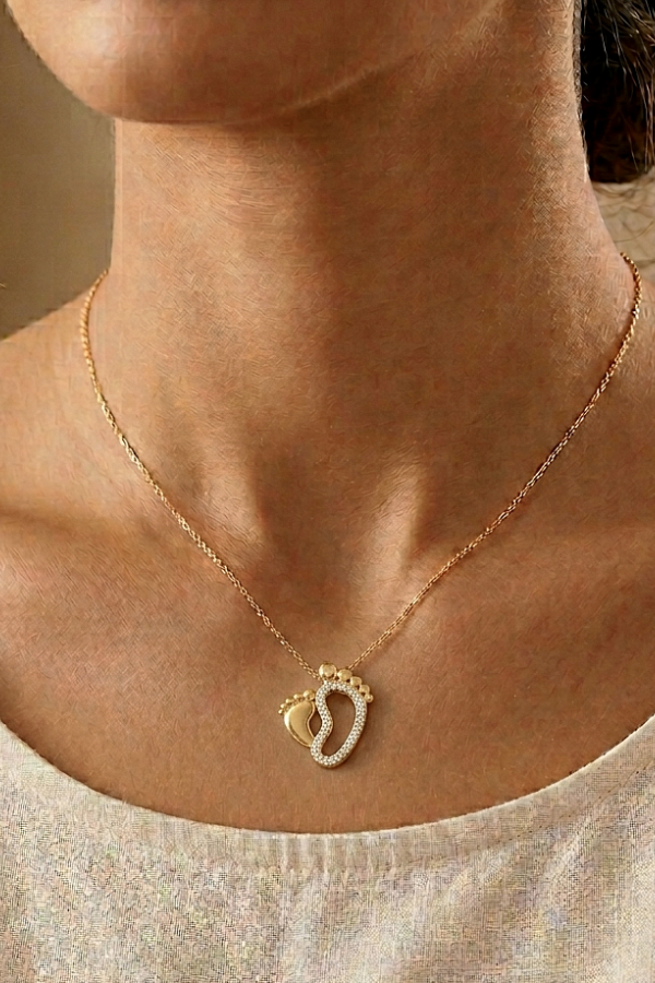 Anne Bebek Ayağı Motif Gümüş Kolye