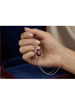 Lal Taşlı Oval Motif Gümüş Kolye 