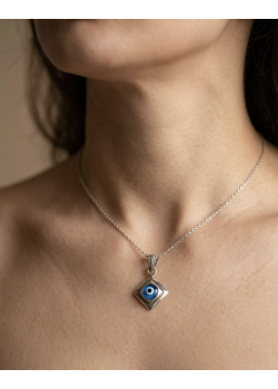 Ortası Camgöz Motif Gümüş Kolye