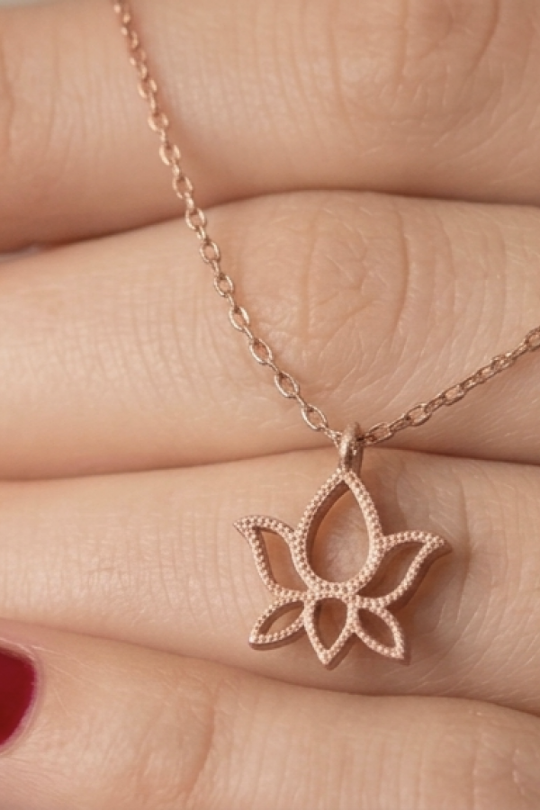 Lotus Motif Taşsız Gümüş Mini Kolye
