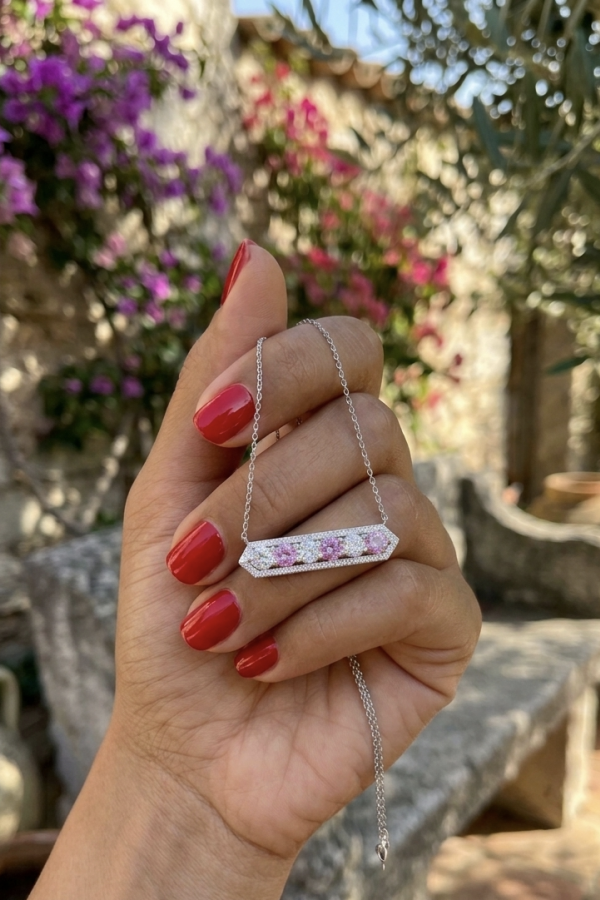 Pembe Safir ve Mozanite Taşlı Gümüş Kolye Pembe Safir ve Mozanite Taşlı Gümüş Kolye