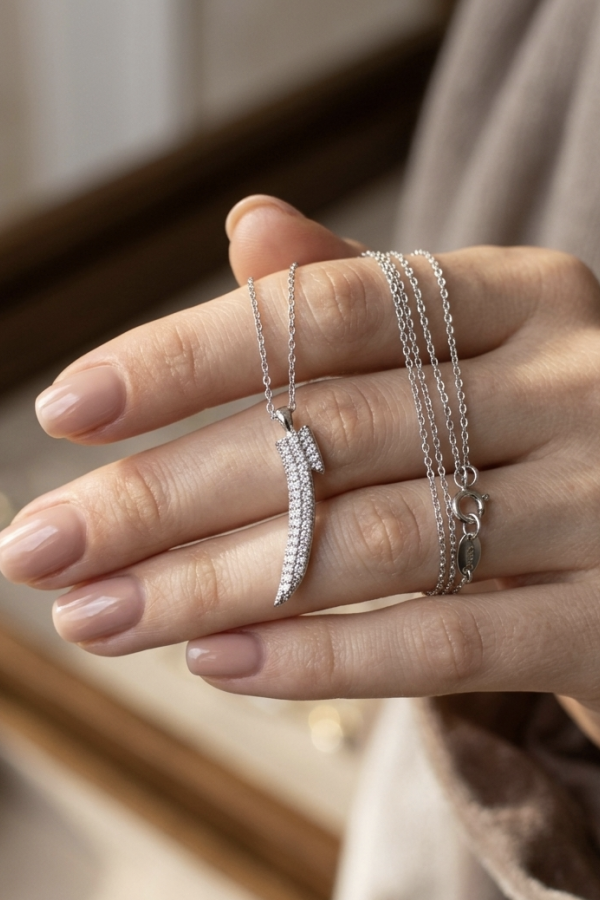 Elif Motif Taşlı Gümüş Kolye