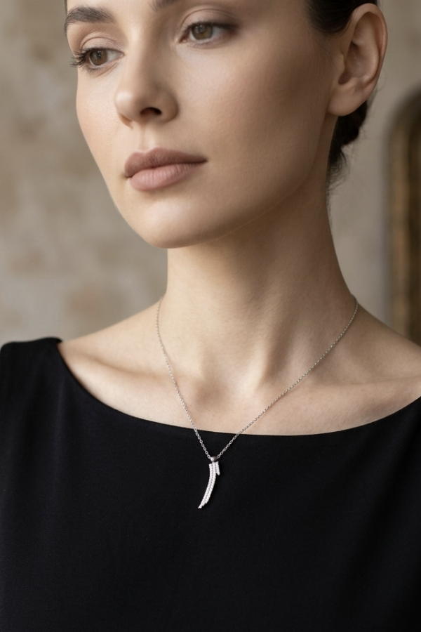 Elif Motif Taşlı Gümüş Kolye