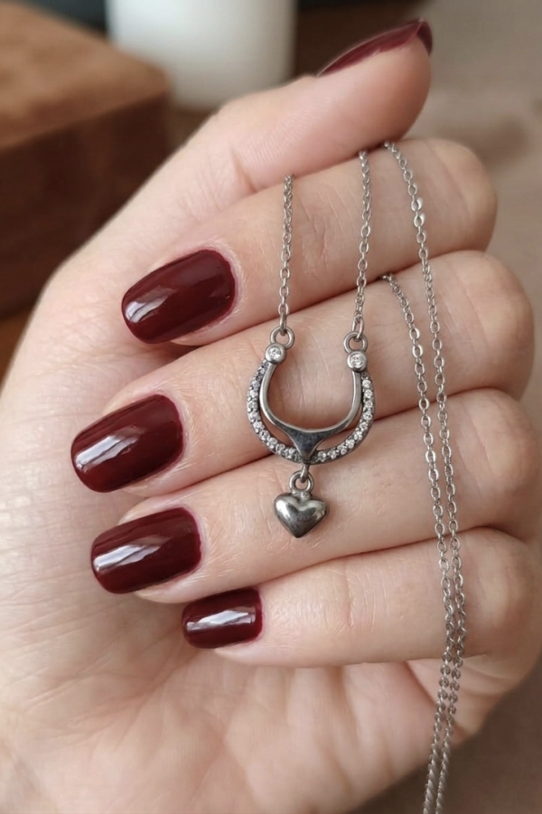 Kalp ve Nal Motif Gümüş Mini Kolye Kalp ve Nal Motif Gümüş Mini Kolye