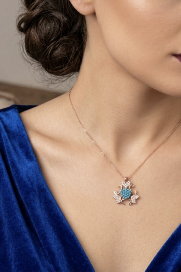 Kalp ve Vav Motif Turkuaz Taşlı Gümüş Mini Kolye Kalp ve Vav Motif Turkuaz Taşlı Gümüş Mini Kolye