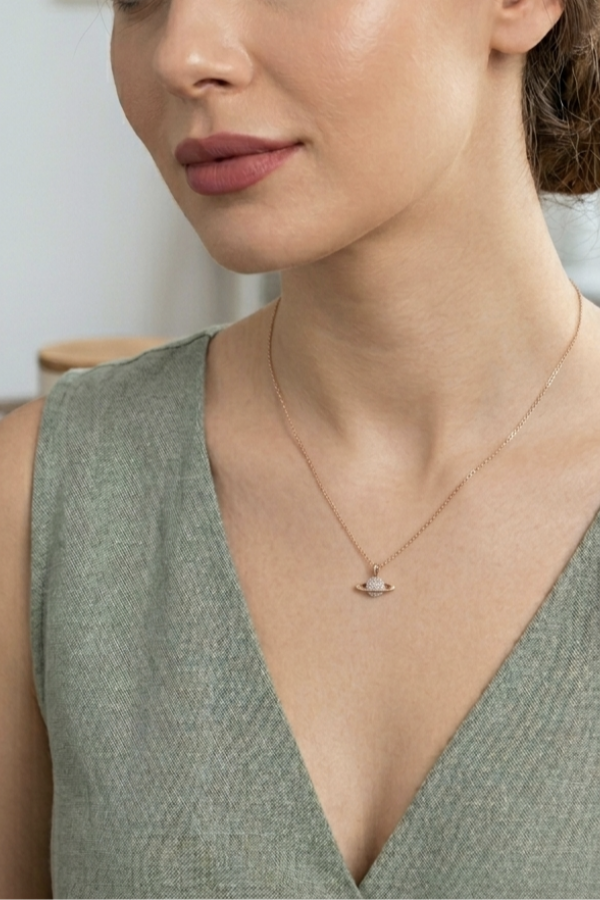 Satürn Motif Gümüş Mini Kolye Satürn Motif Gümüş Mini Kolye