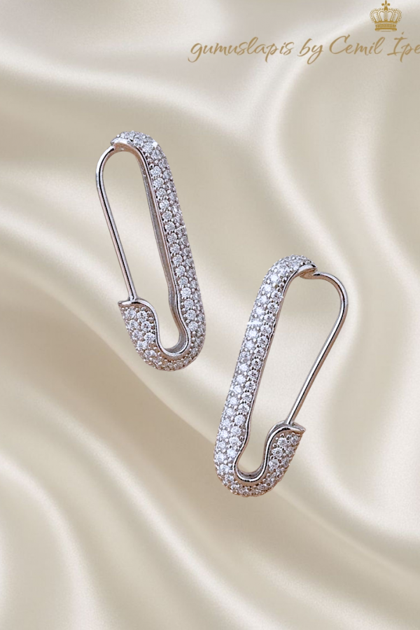 Çengelli İğne Motif Taşlı Gümüş Küpe