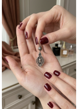 Lale ve Yaprak Motif Oksitli Taşsız Gümüş Küpe
