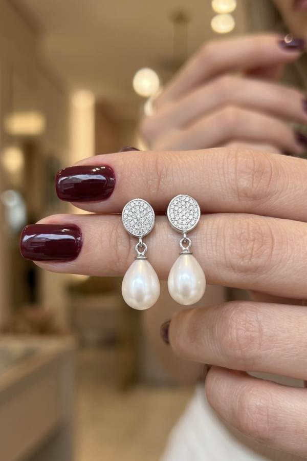 Oval İnci Taşlı Sallantılı Gümüş Küpe