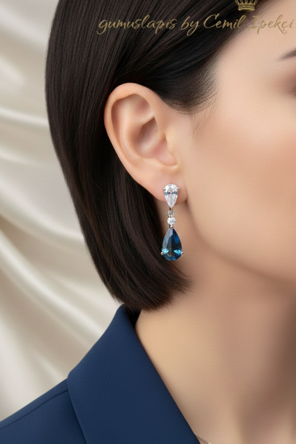 Topaz ve Mozanite Taşlı Gümüş Küpe Çifti 