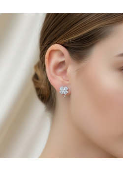 Yonca Motif Vidalı Gümüş Küpe Çifti