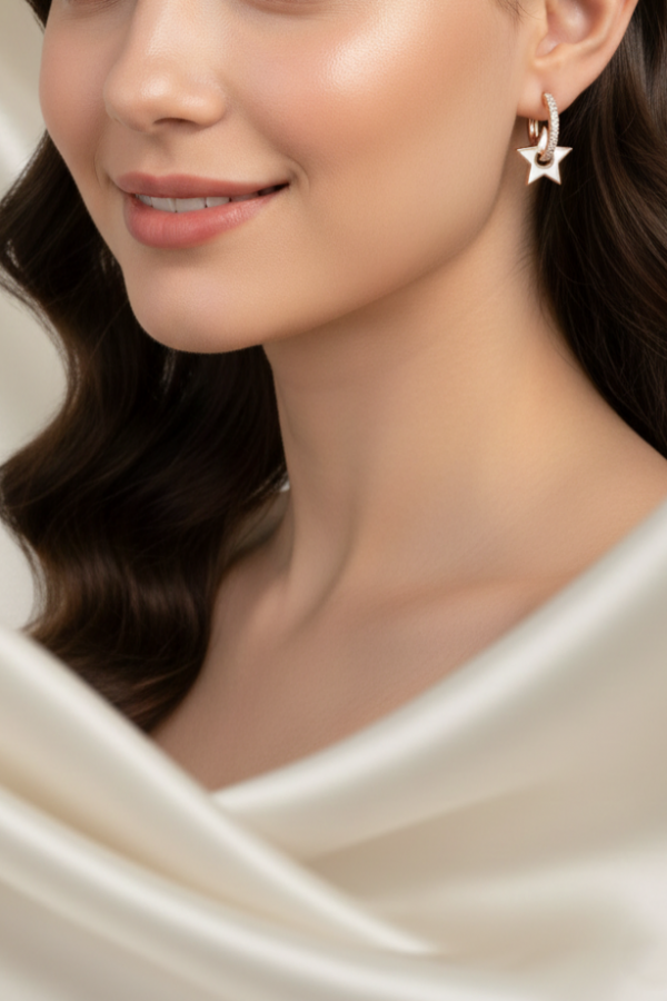 Beyaz Mineli Yıldız Motif Gümüş Halka Küpe Çifti