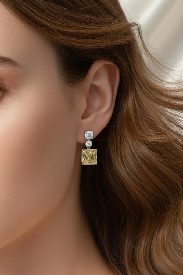 Sarı Taşlı Kare Motif Gümüş Deep Küpe Çifti 