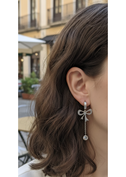 Fiyonk Motif Sallantılı Gümüş Küpe