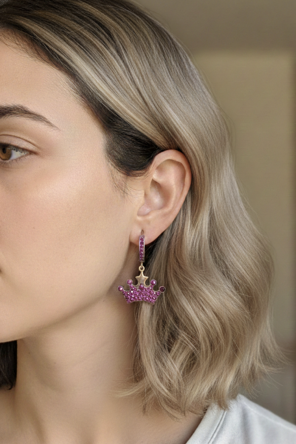 Yakut ve Onix Taşlı Taç Motif Gümüş Küpe Çifti Serisi (1 çift)