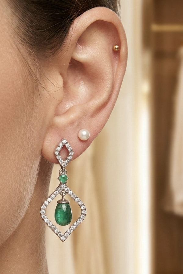 Zümrüt Taşlı Damla ve Baklava Desen Gümüş Küpe