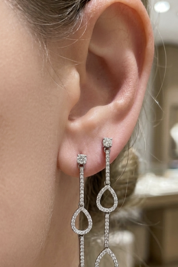 Araları İki Damla Motif Sallantılı Gümüş Küpe