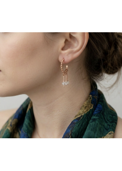 Kendinden Üç Taş Sallantılı Yarım Halka Gümüş Küpe