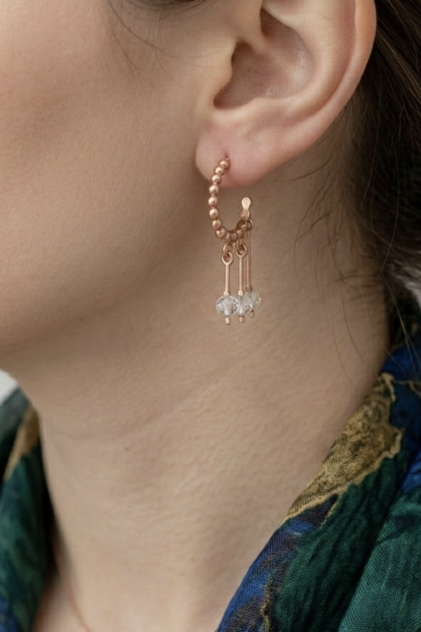 Kendinden Üç Taş Sallantılı Yarım Halka Gümüş Küpe