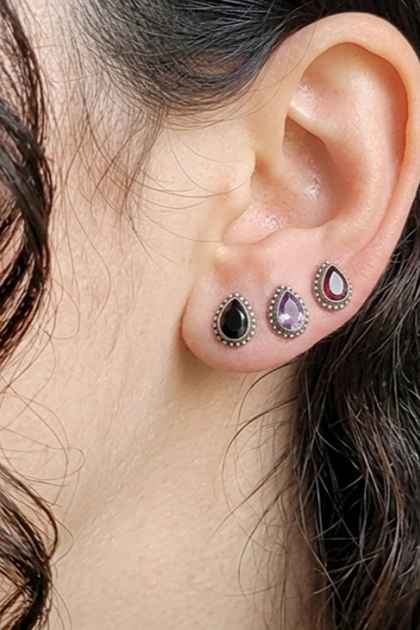 Damla Motif Doğal Taşlı Gümüş Mini Küpe Serisi 