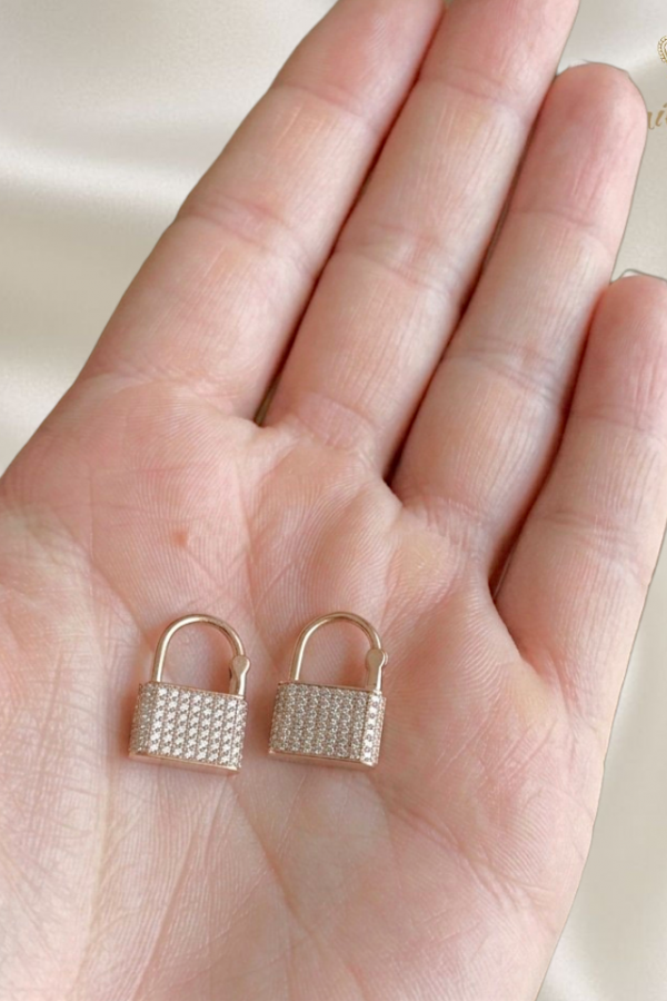 Kilit Motif İçe Çıtçıt Kilitli Gümüş Küpe