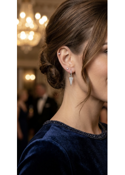 Mini Üçgen Motif Gümüş Küpe