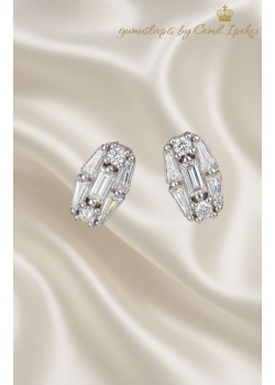 Laboratuvar Pırlantası Taşlı Oval Dikdörtgen Motif Gümüş Küpe