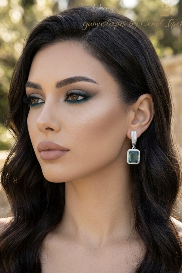 Moldavit Taşlı Gümüş Küpe Çifti