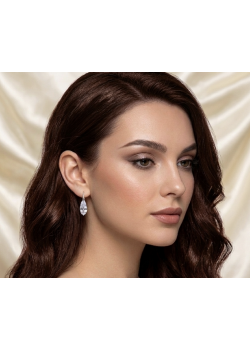 Laboratuvar Pırlantası Taşlı Geçmeli Beyaz Gümüş Küpe Çifti