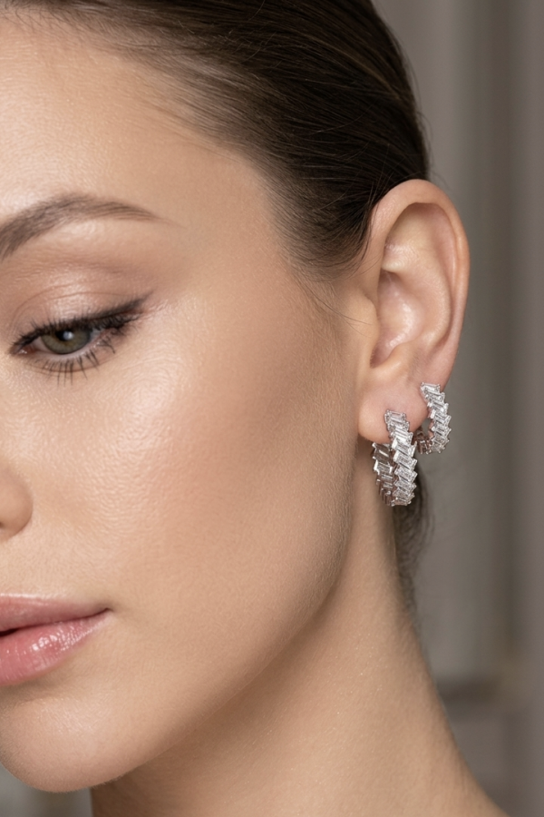 Yan Baget Kesim Taşlı Gümüş Halka Küpe