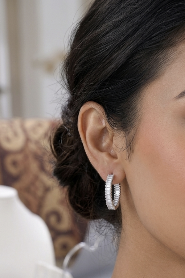 Baget Taşlı Gümüş Orta Boy Halka Küpe Çifti 